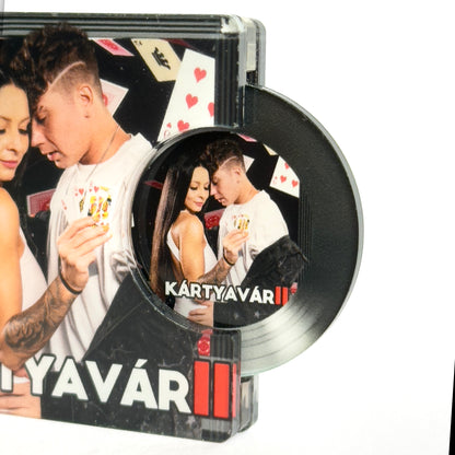 ZENÉLŐ OKOSKULCSTARTÓ - Kártyavár 2